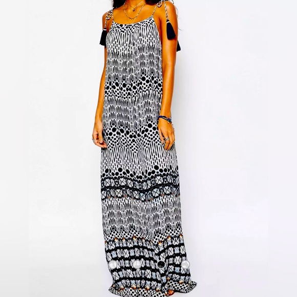 STAR MELA boho Agni print maxi dress w/adj tassel shoulder ties RE $320 M 🎉SALE - Picture 8 of 16